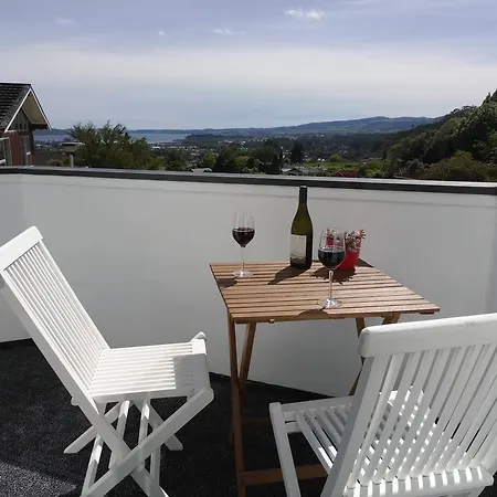 Foodora Lake View Bed & Breakfast